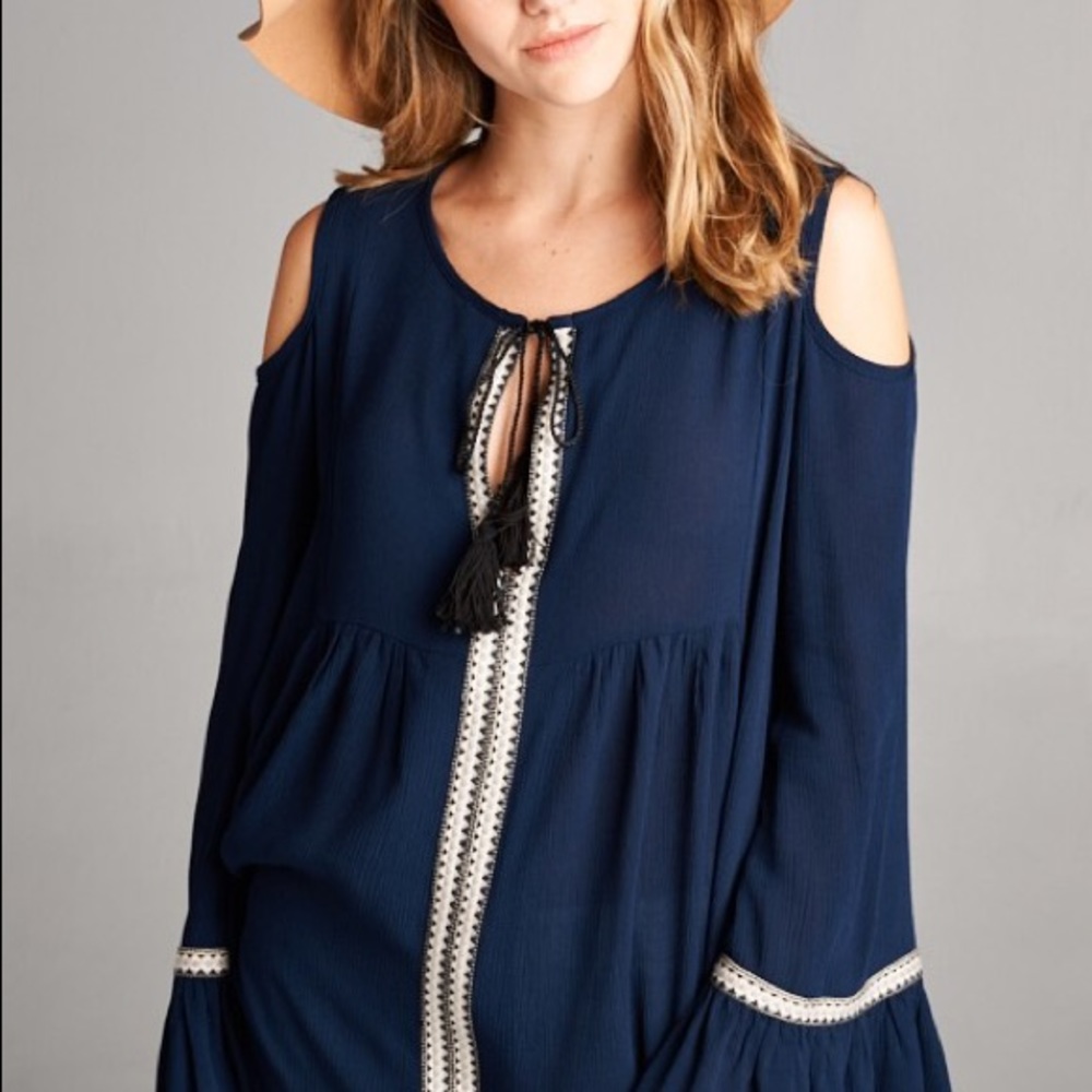 5🌟Gorgeous Boho Bell Sleeve Tunic - Picture 5 of 7
